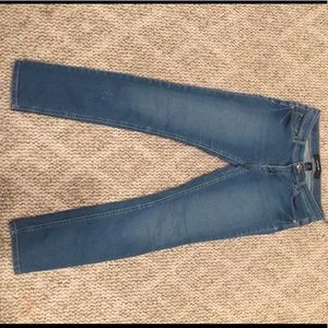 Juniors skinny jeans